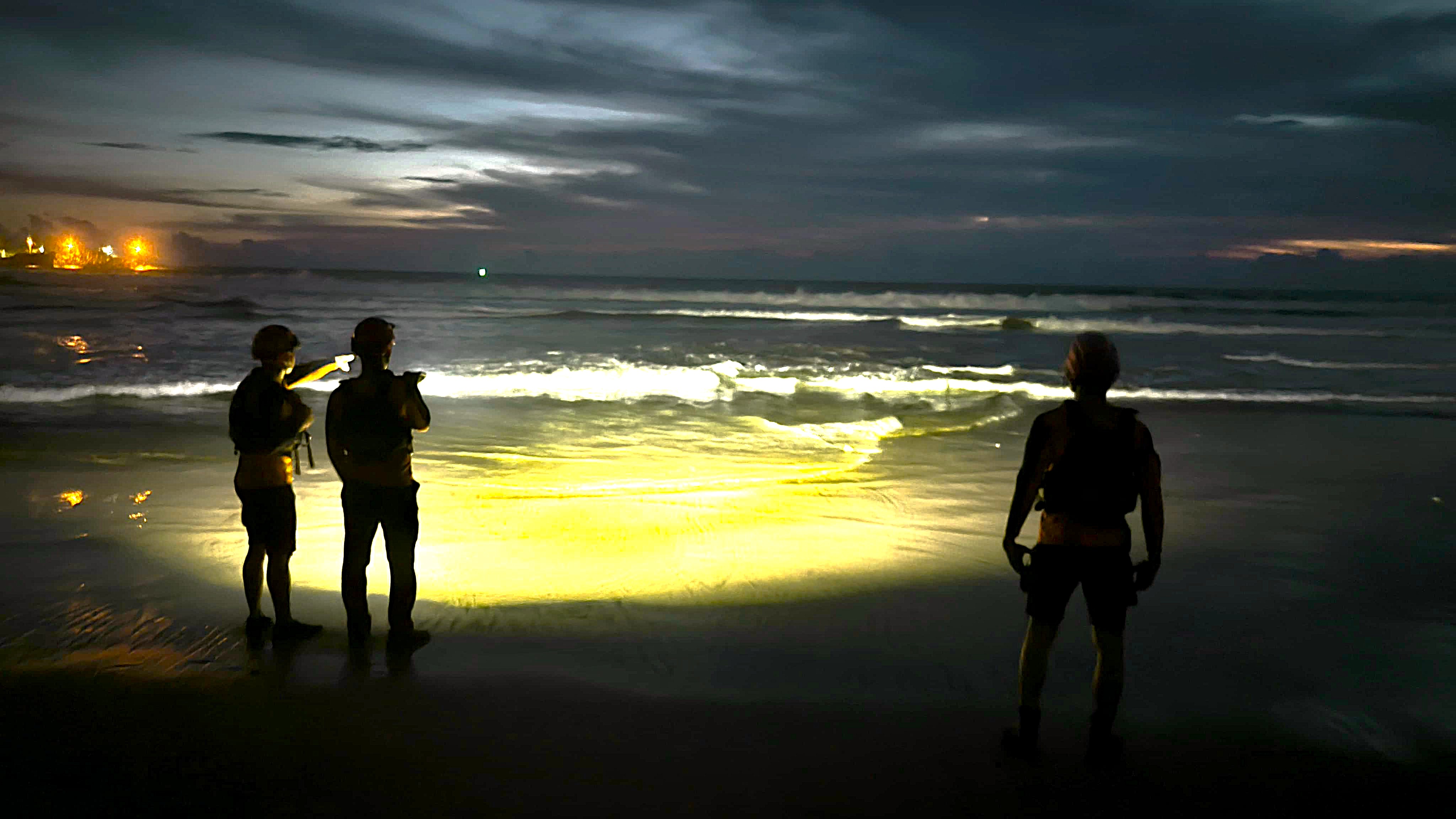 Kembali Terjadi di Lokasi yang Sama, Dua Remaja Terseret Arus di Pantai Lhoknga, Satu Masih Dalam Pencarian